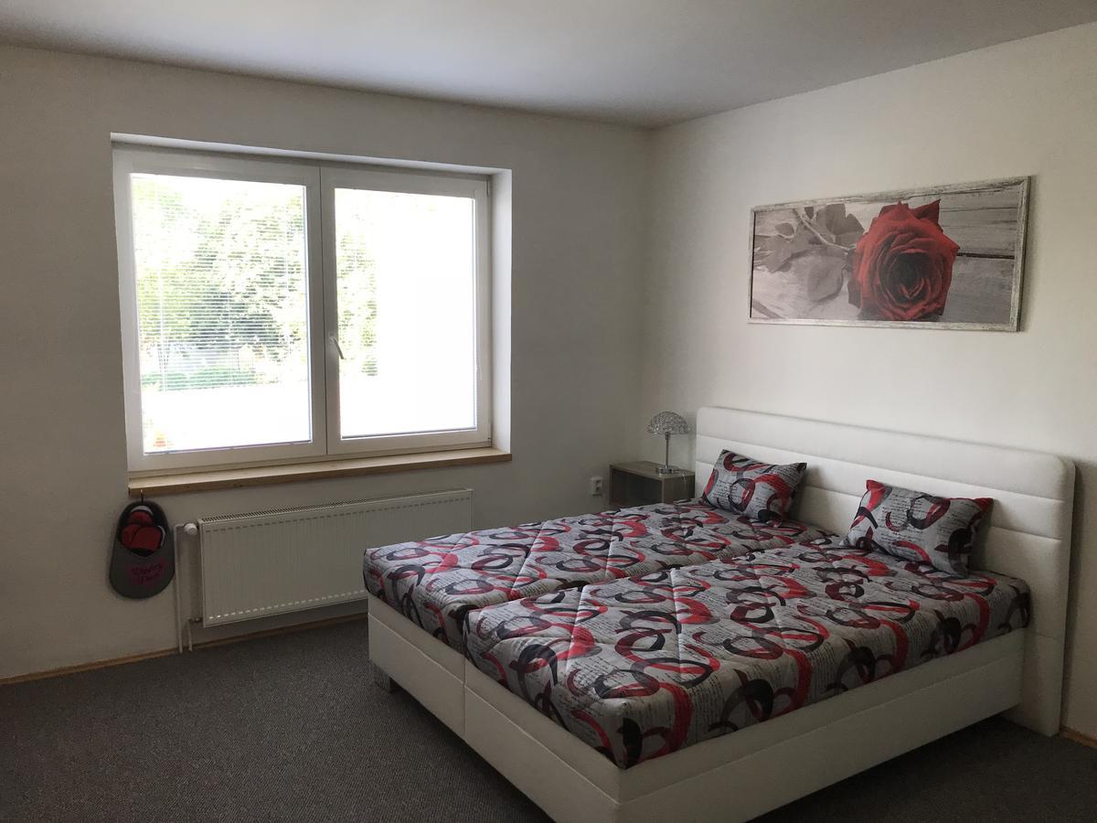 Strupcice Apartment Dominika מראה חיצוני תמונה